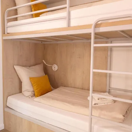 Fairschlafen Boutique Etagenbett Kömbüse 0-04, Sauna, Fitness Hotel *